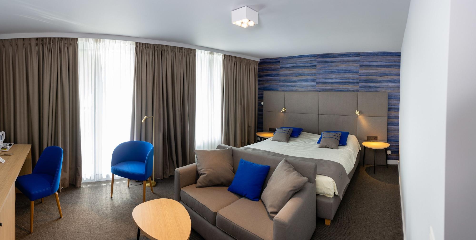 Hotel Les 3 Cles Жамблу Екстериор снимка