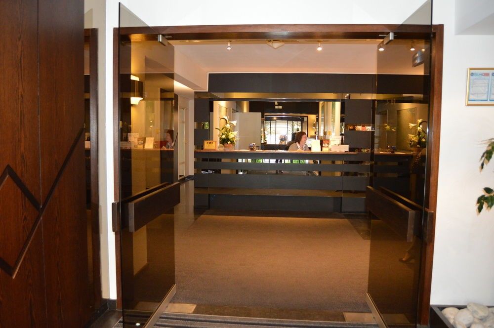 Hotel Les 3 Cles Жамблу Екстериор снимка